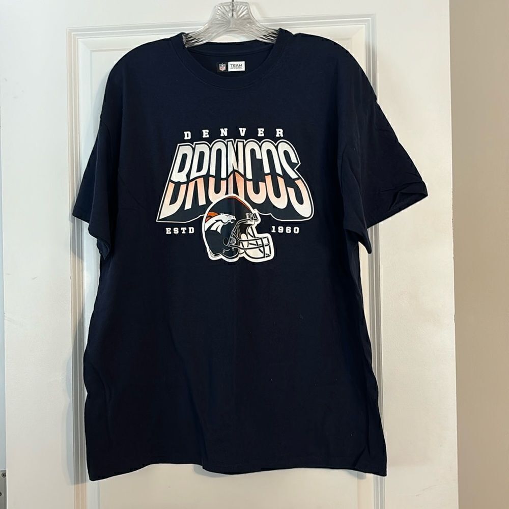 🌟 NFL Denver Broncos Graphic T-Shirt Women’s XL Football Tee